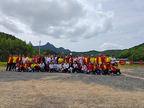 芳冠科技服務(wù)團(tuán)隊(duì)、制二車(chē)間梅河行